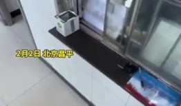 男子爆料医院挂号视频,排队如长龙，患者苦不堪言